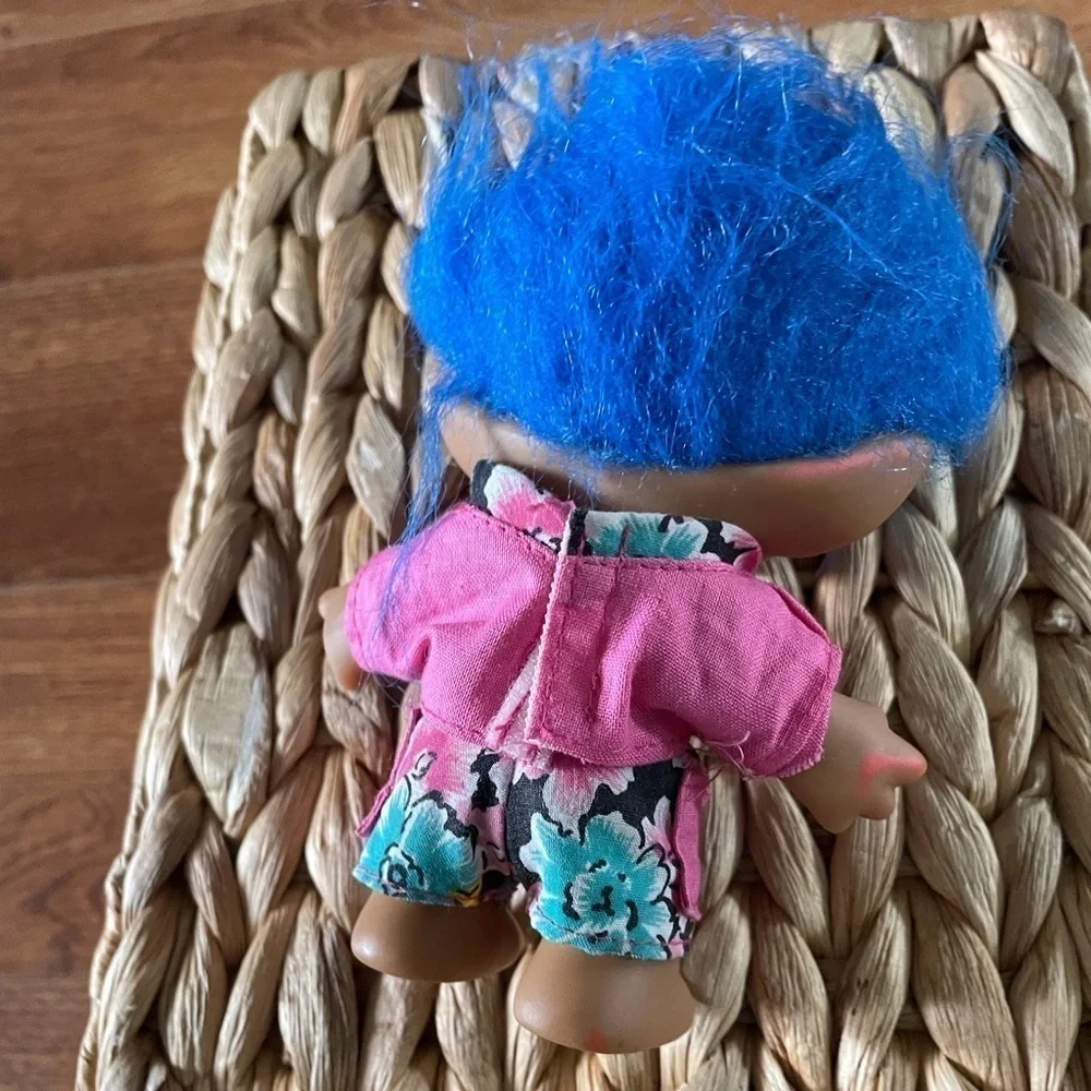 Vintage Treasure Trolls Blue hair and gem in outfit